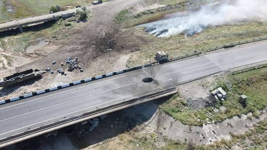 Ukraine nhận trách nhiệm vụ tấn công tên lửa các cây cầu ở Crimea